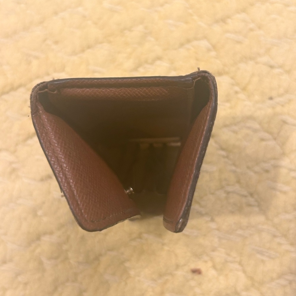 SOLD 🎊🎊🎊Louis Vuitton key holder - Picture 10 of 11